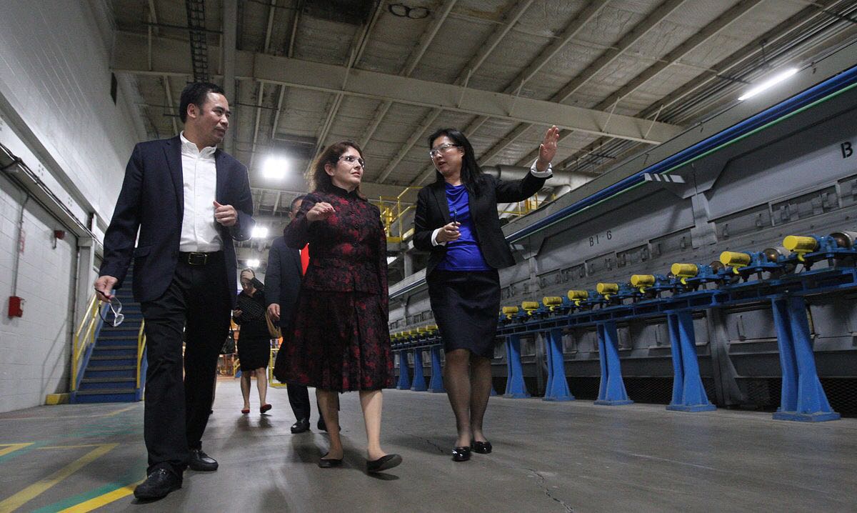 亿万28美国芒山浮法玻璃工厂凤凰涅槃，建成投产