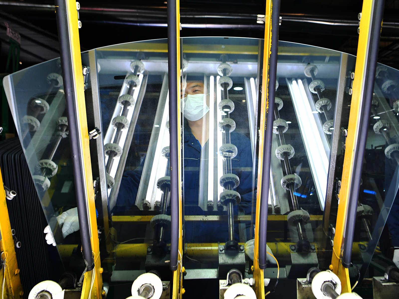 亿万28湖北丨惊心动魄的一场战“疫”，在深夜打响